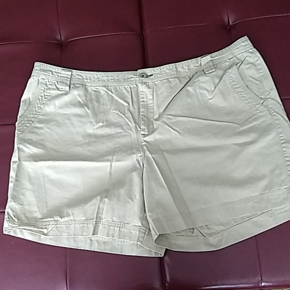 Khaki shorts sz24 from Natural Reflections